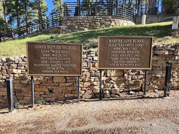 Mount Moriah Cemetery grounds