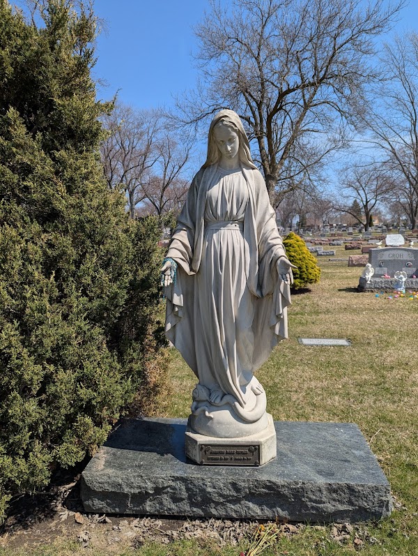 Mount Olivet Cemetery and Mausoleum grounds