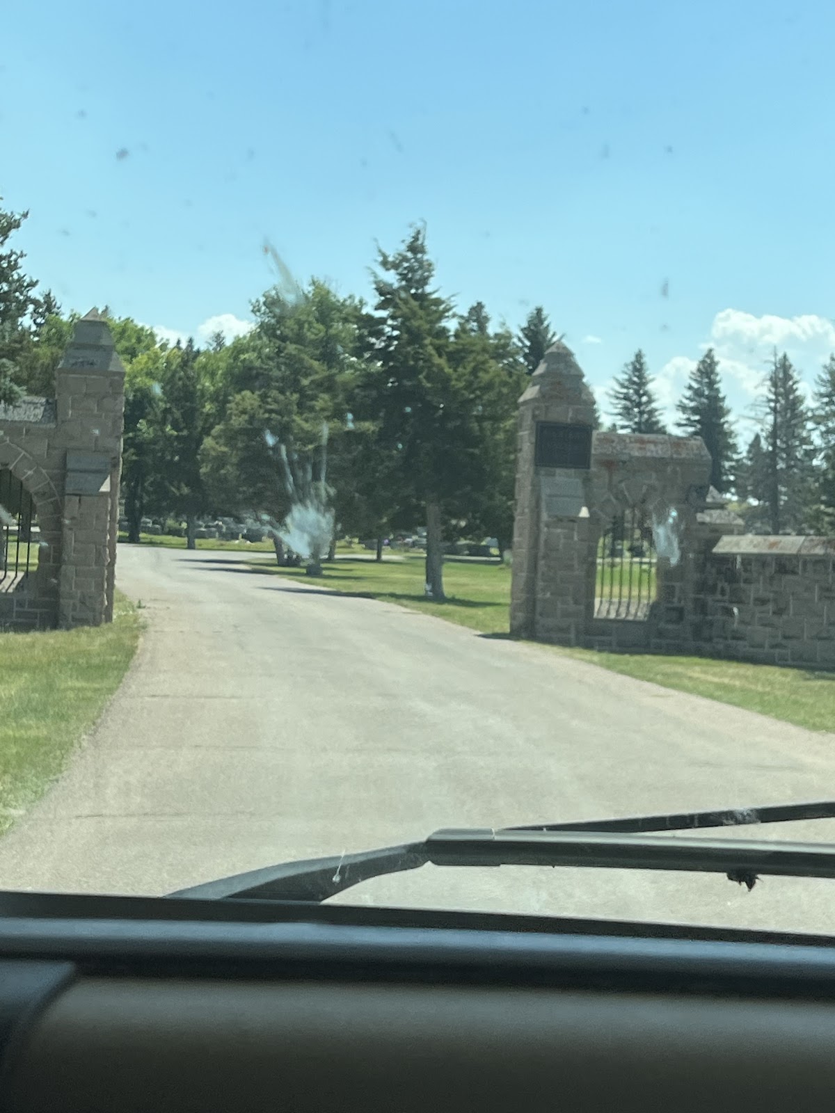 Mount Olivet Cemetery cemetery grounds and headstones