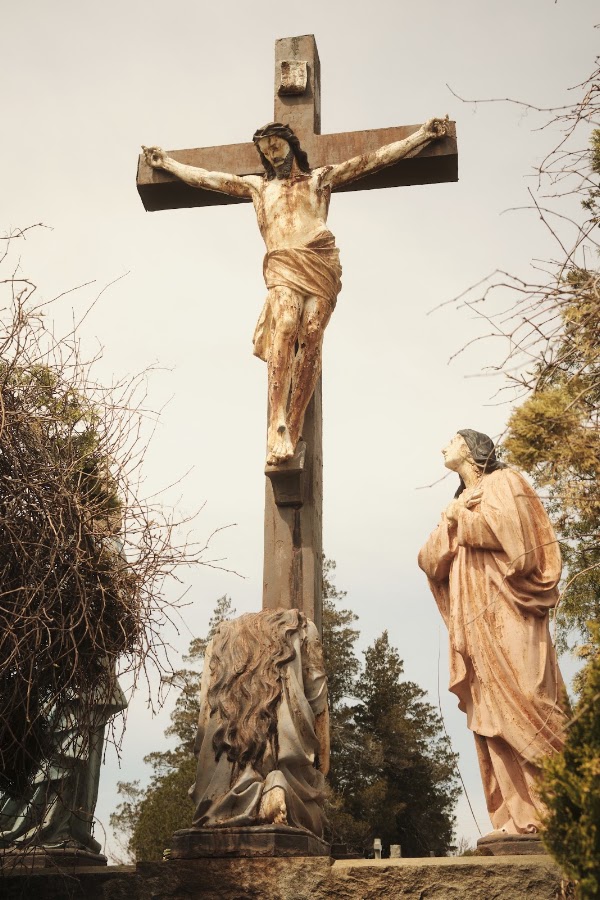 Mount Olivet Cemetery grounds