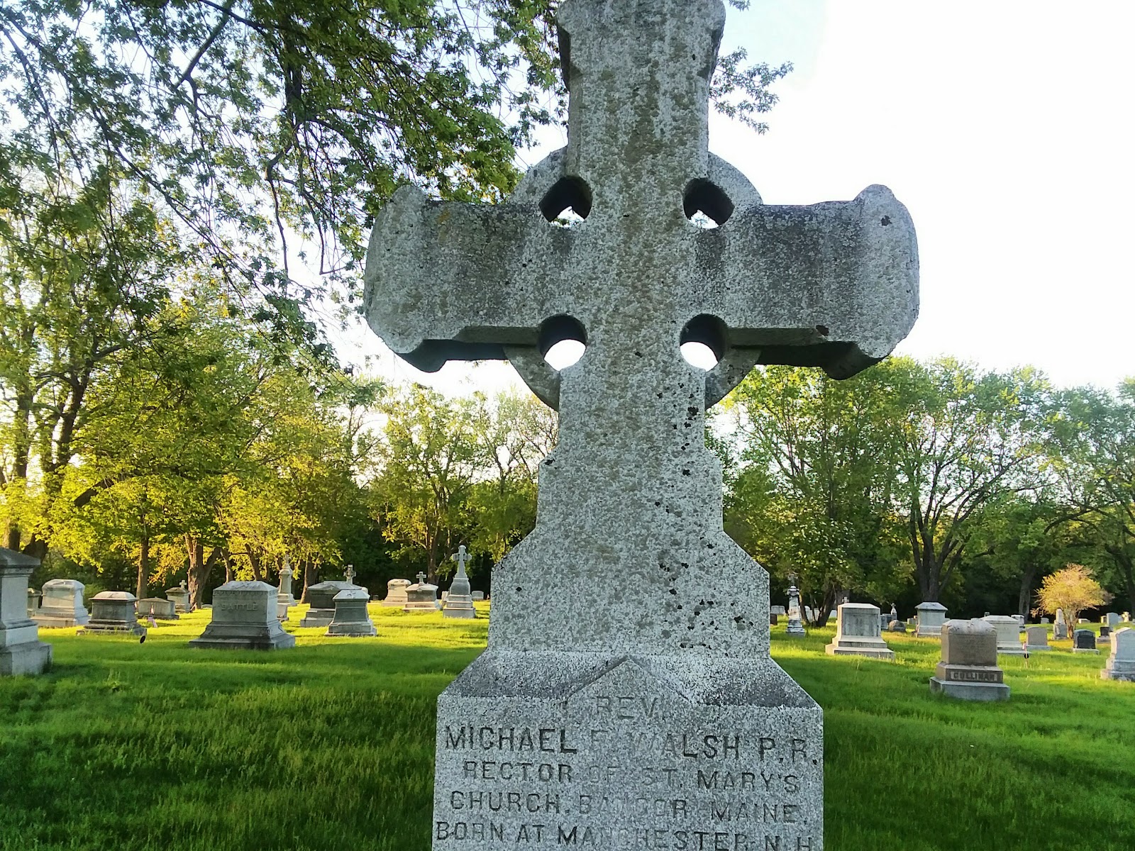 Mount Pleasant Cemetery cemetery grounds and headstones