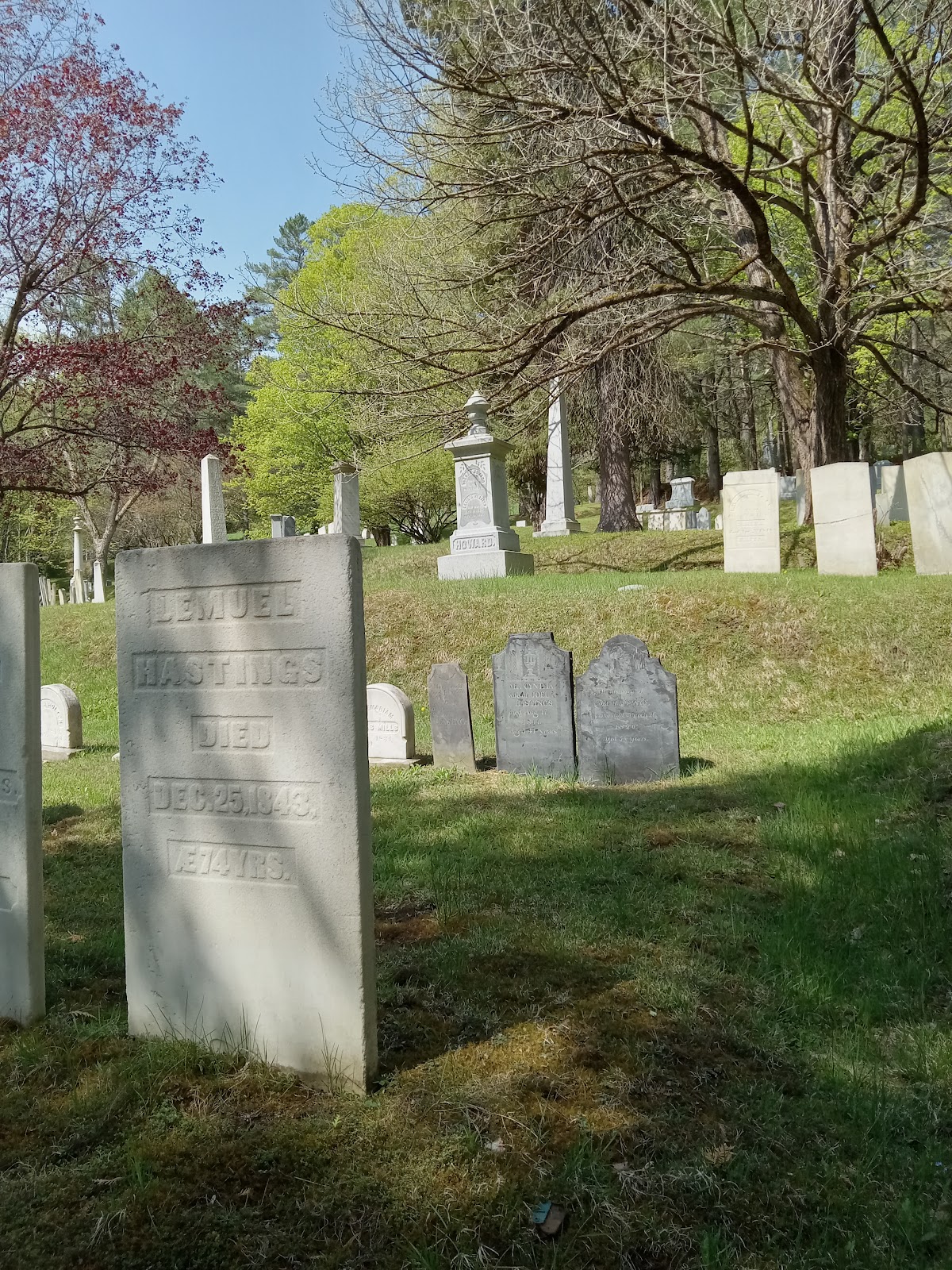 Mount Pleasant Cemetery & Crematory cemetery grounds and headstones