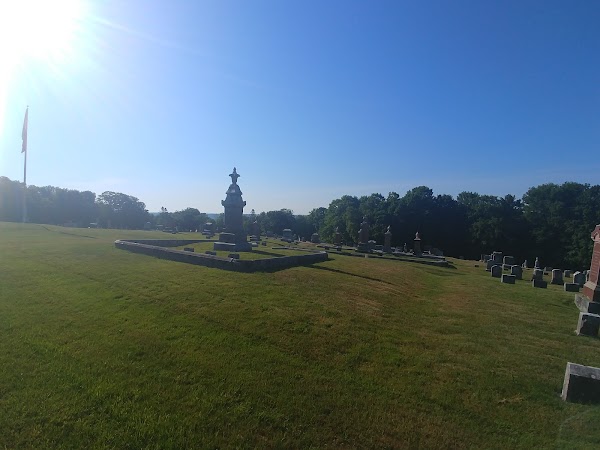 Mount Pleasant Cemetery grounds