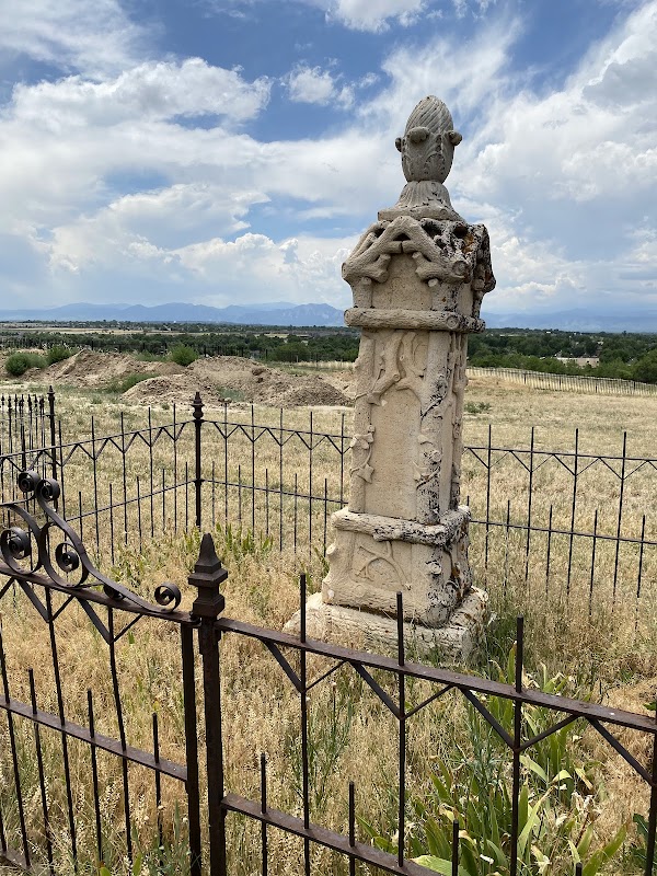 Mount Pleasant Cemetery grounds