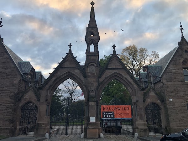 Mount Pleasant Cemetery grounds
