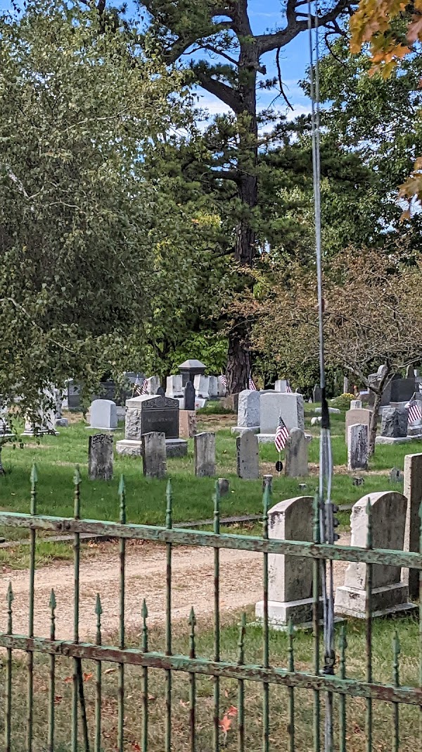 Mount Pleasant Cemetery grounds