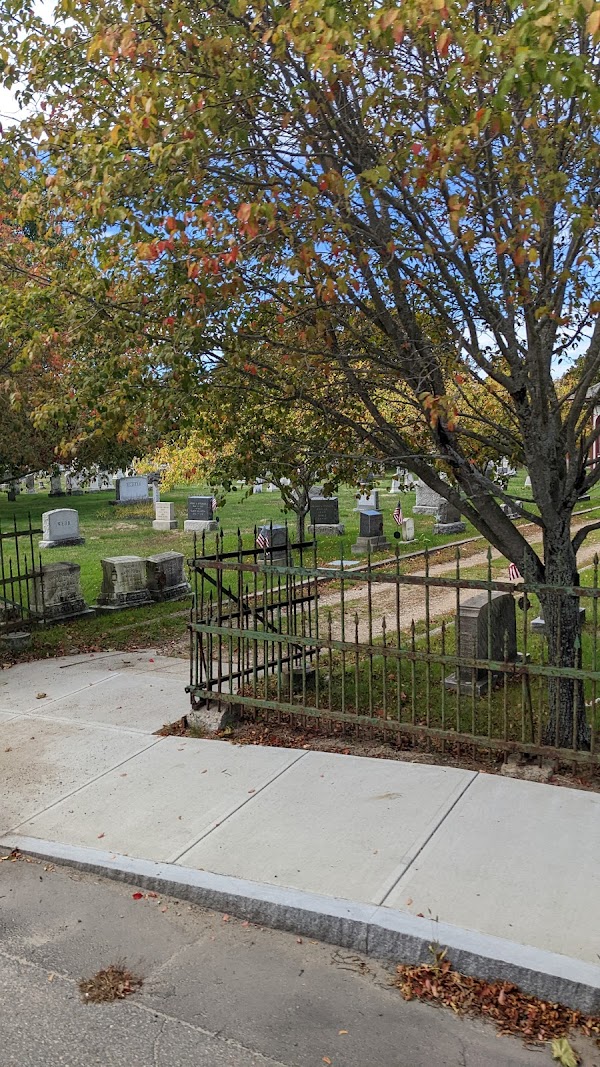 Mount Pleasant Cemetery grounds