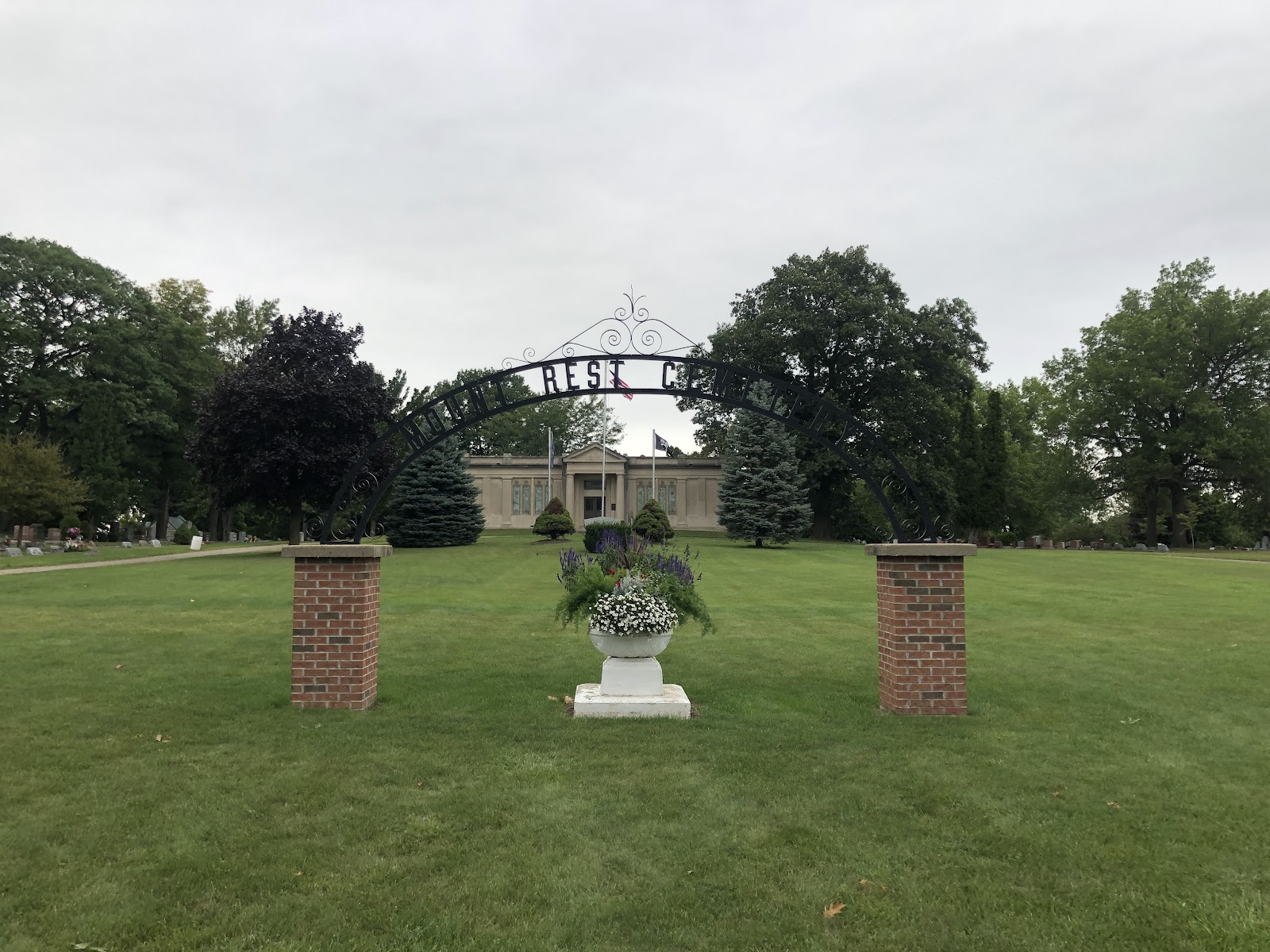 Mount Rest Cemetery cemetery grounds and headstones