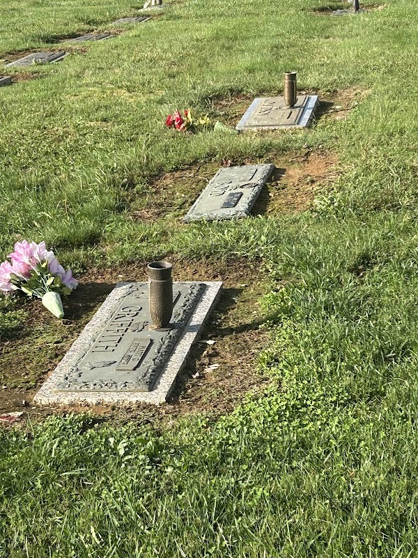 Mount Rose Cemetery grounds