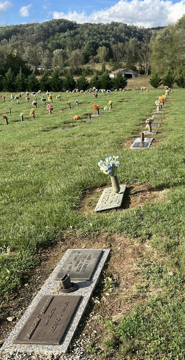 Mount Rose Cemetery grounds