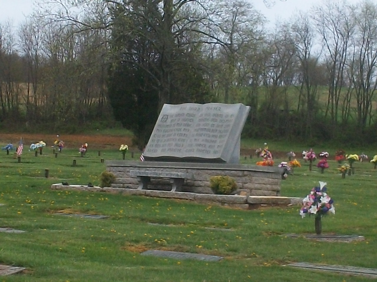 Mount Rose Cemetery cemetery grounds and headstones