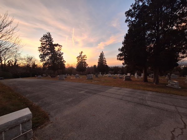 Mount Rose Cemetery grounds