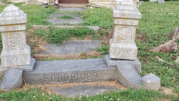 Mount Vernon Cemetery grounds