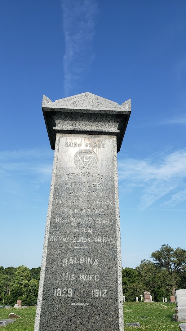 Mount Vernon Cemetery grounds