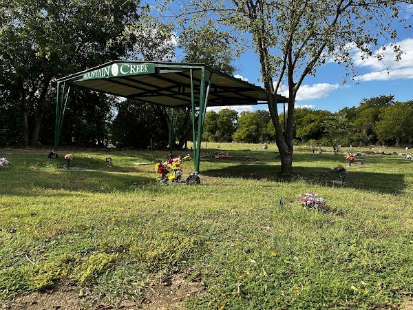 Mountain Creek Cemetery grounds
