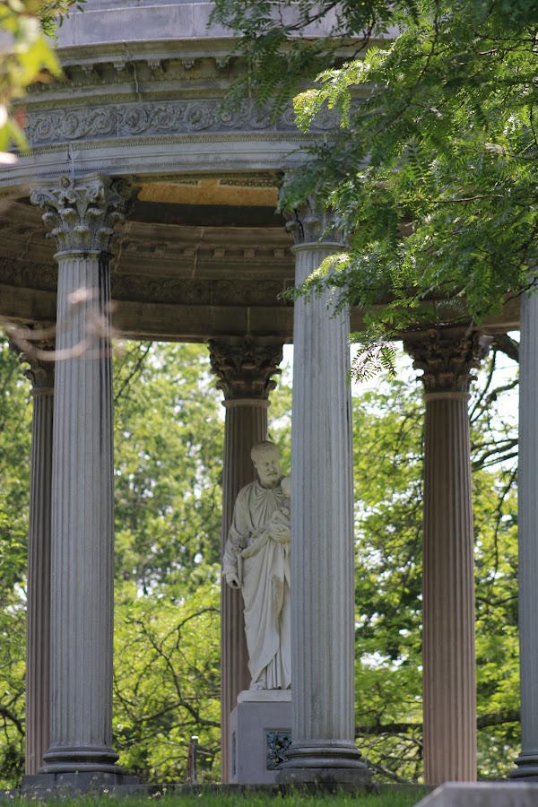 Mountain Grove Cemetery Assn grounds