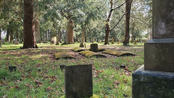 Mountain View Cemetery grounds