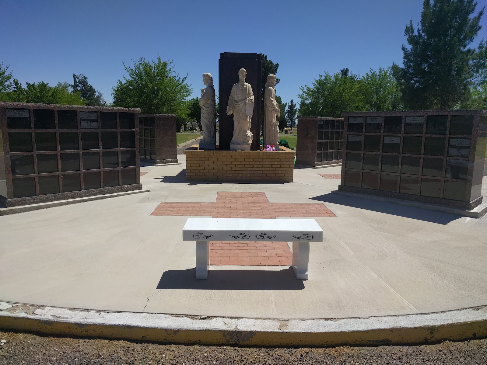 Mountain View Cemetery cemetery grounds and headstones