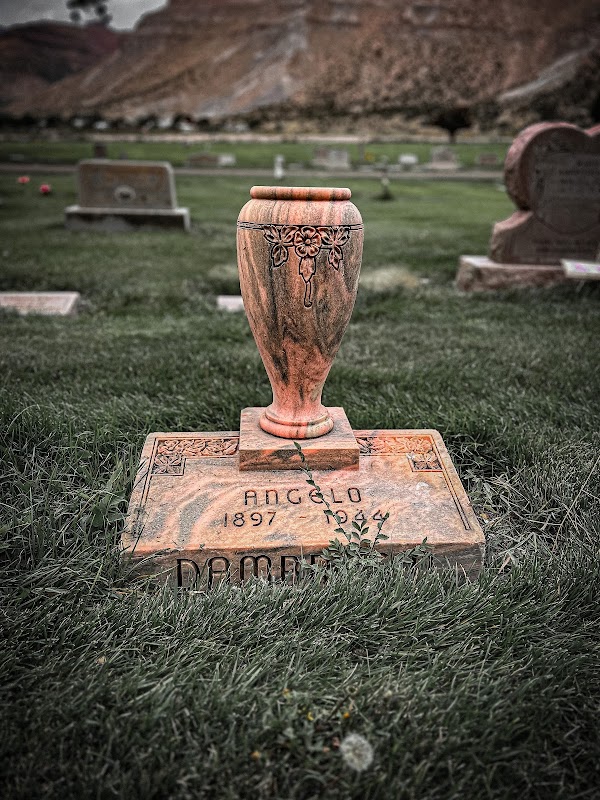 Mountain View Cemetery grounds