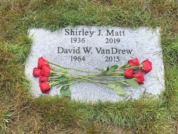 Mountain View Cemetery grounds