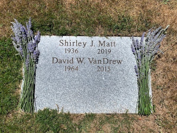 Mountain View Cemetery grounds