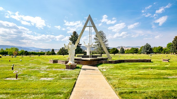 Mountain View Memorial Park grounds