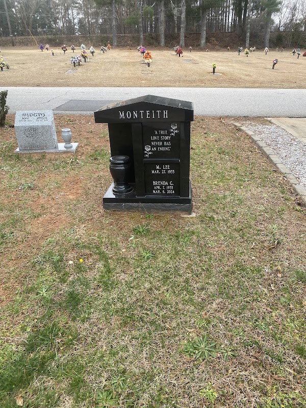 Mountain View Memorial Park grounds