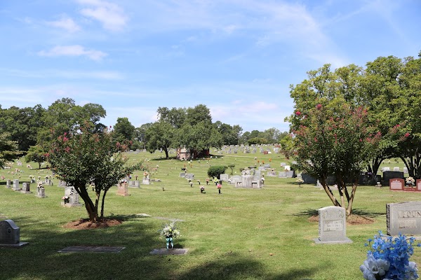 Mountain View Park Cemetery grounds