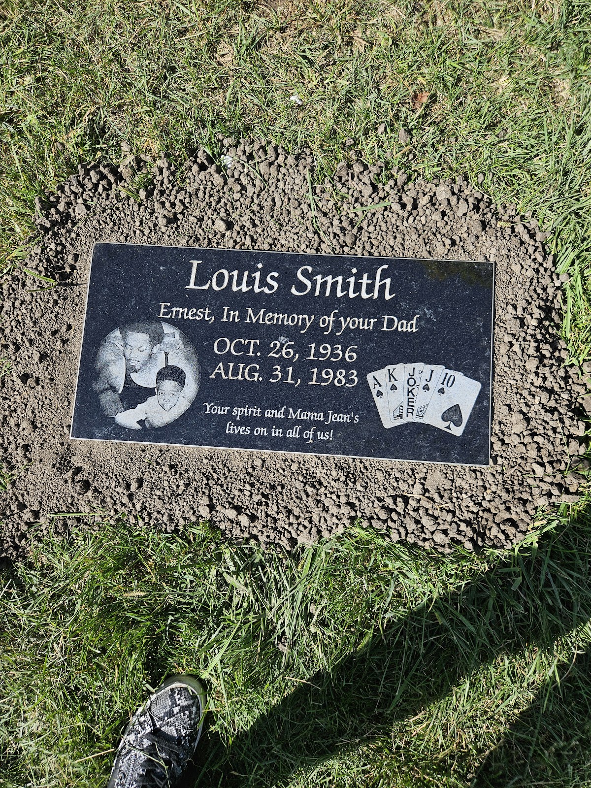 Mt. Glenwood Memory Gardens South cemetery grounds and headstones