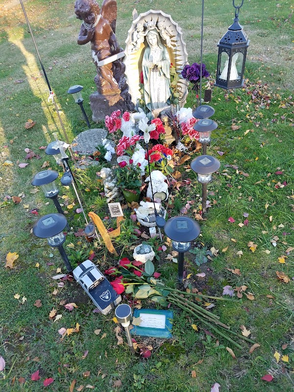 Mt Vernon Cemetery Inc grounds