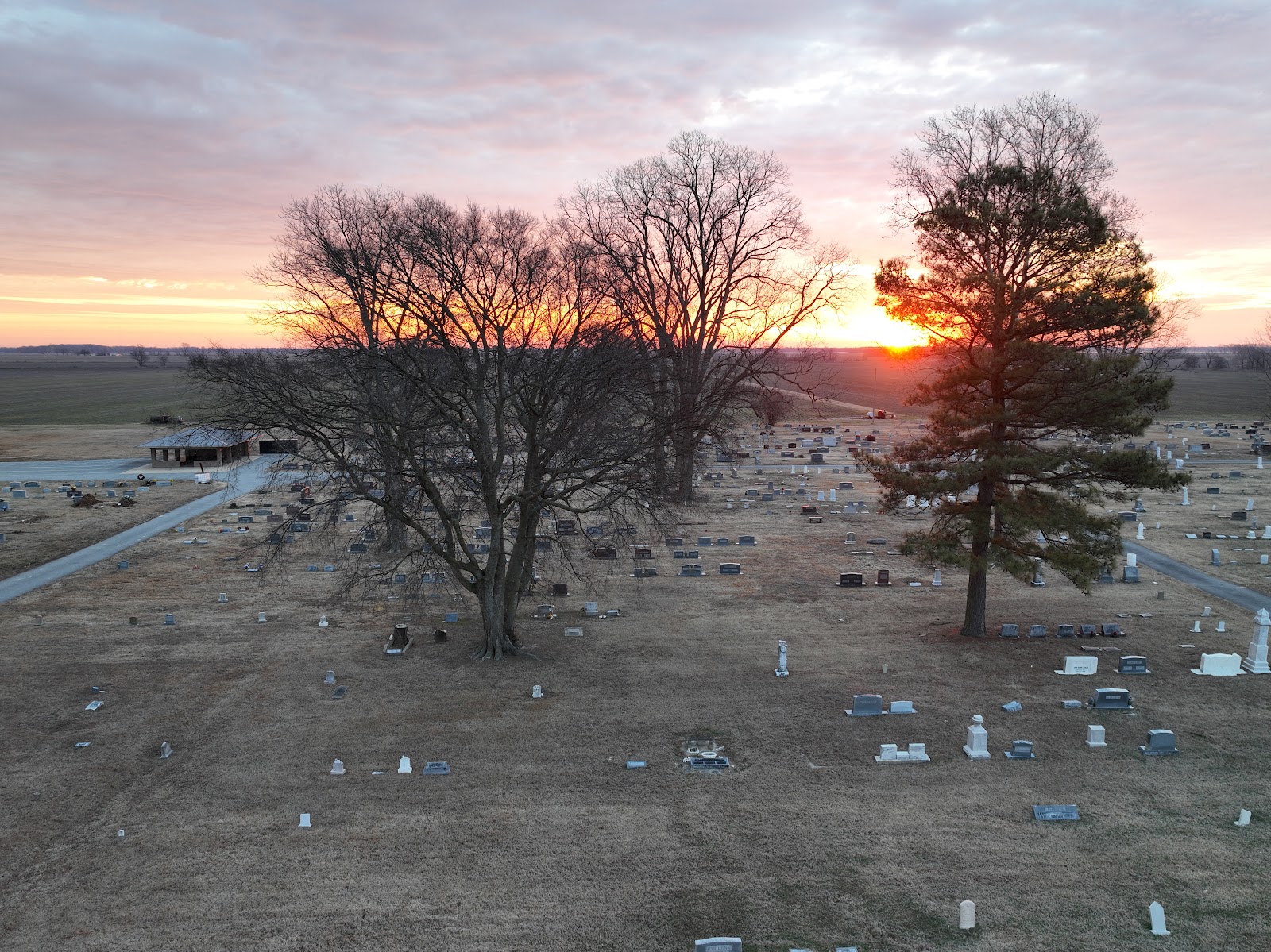 Mulberry Cemetery cemetery grounds and headstones