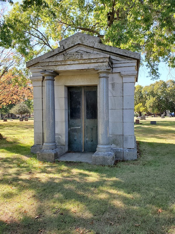 Multnomah Park Cemetery grounds