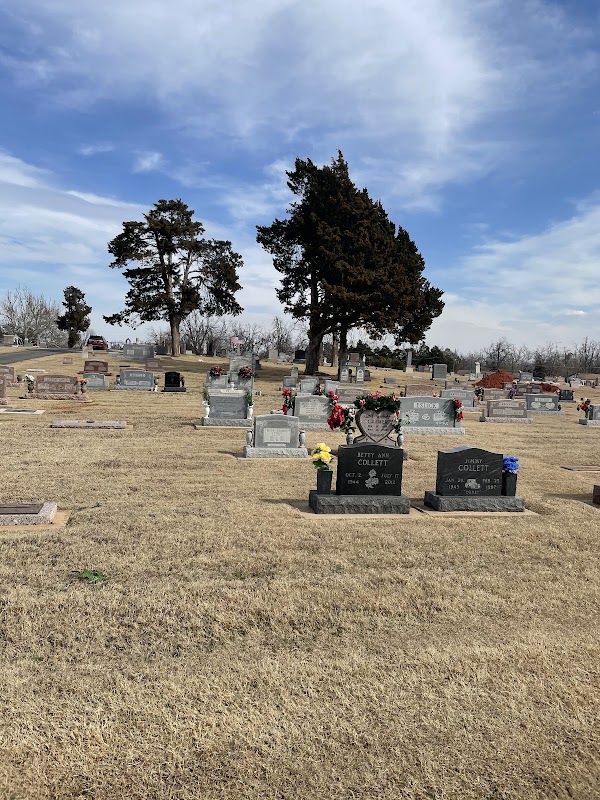 Mustang Cemetery grounds