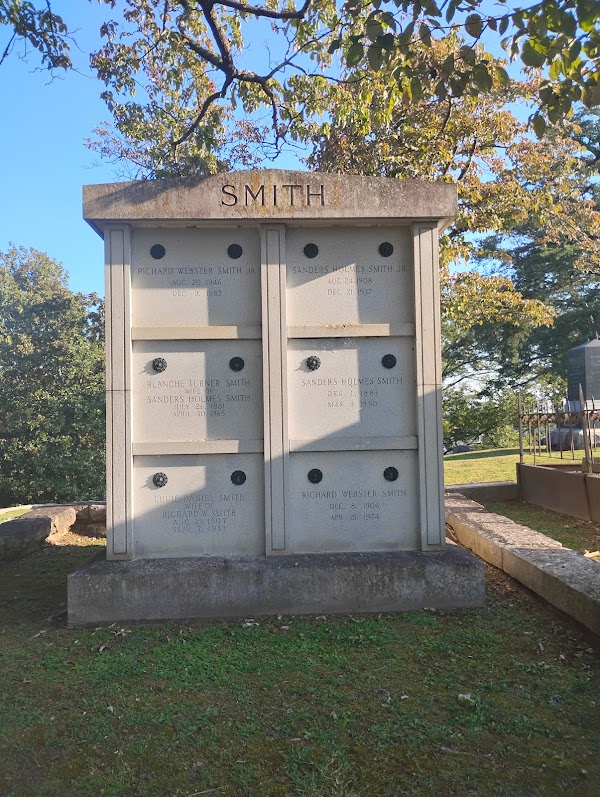 Myrtle Hill Cemetery grounds