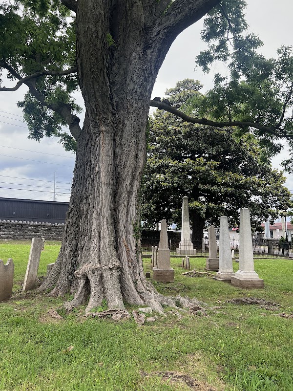 Nashville City Cemetery grounds
