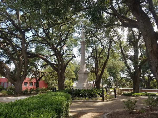 Natchez Memorial Park grounds