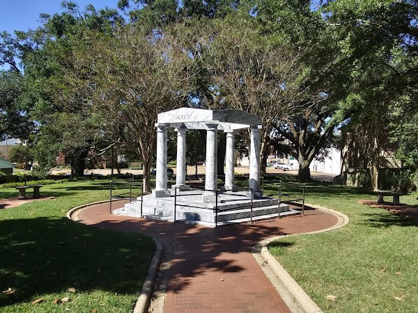 Natchez Memorial Park grounds