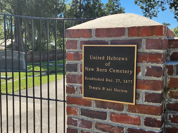 New Bern National Cemetery grounds