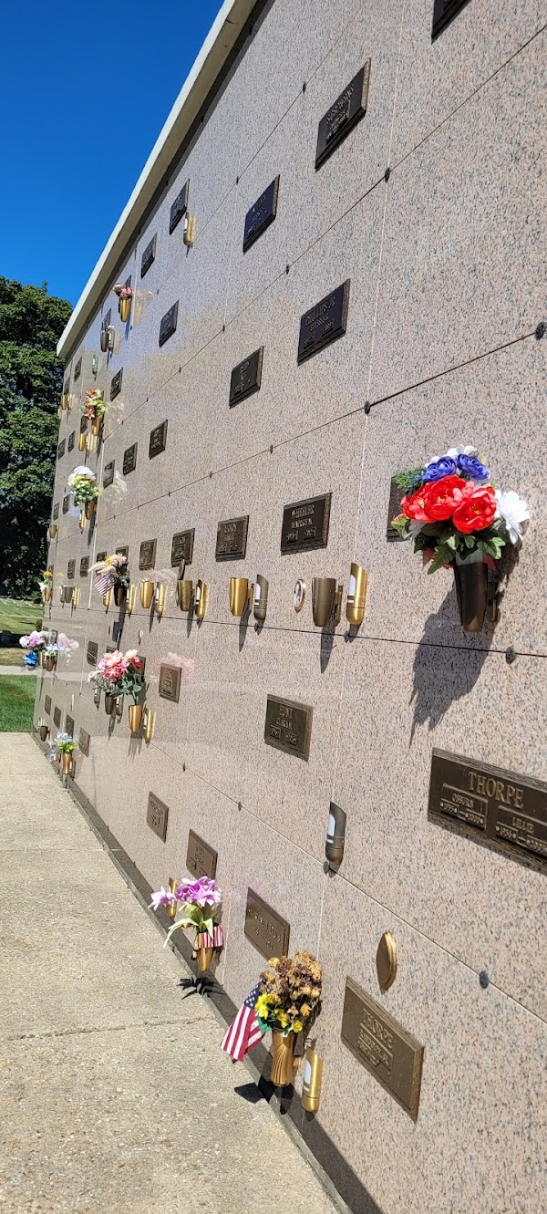 New Crown Cemetery grounds