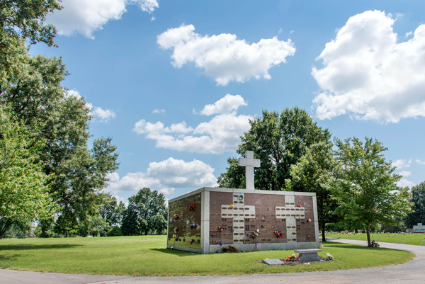 Newcomer’s Oak Lawn Memorial Gardens grounds