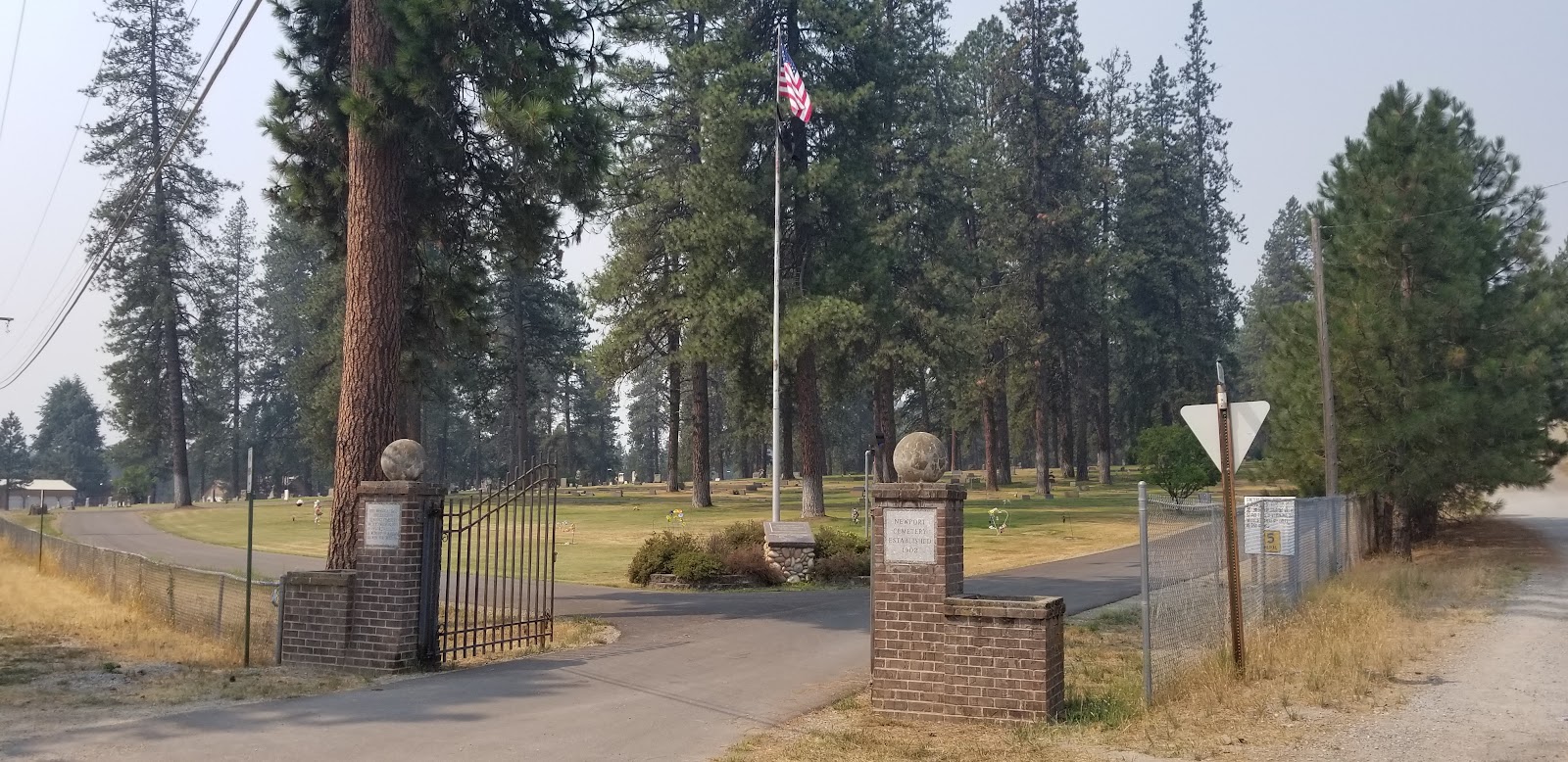 Newport Cemetery cemetery grounds and headstones