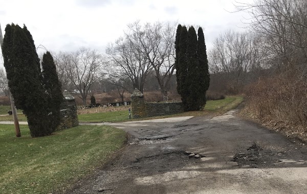Newport Memorial Park grounds
