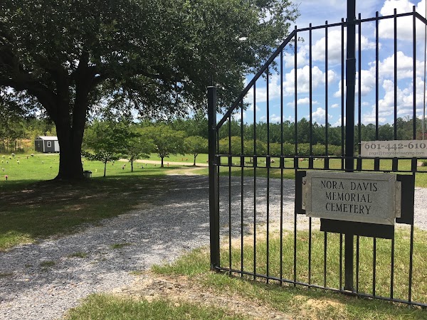 Nora Davis Cemetery grounds