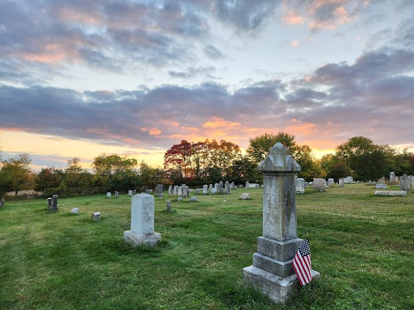 Norris City Cemetery grounds