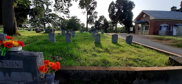 Oak Cemetery grounds