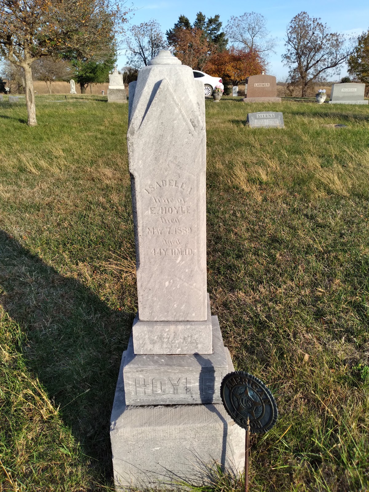 Oak Creek Cemetery cemetery grounds and headstones