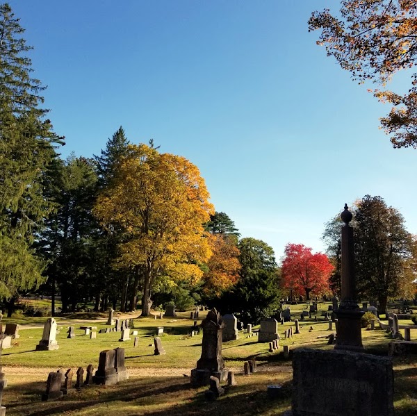 Oak Grove Cemetery grounds