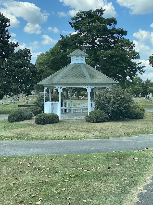 Oak Grove Cemetery grounds