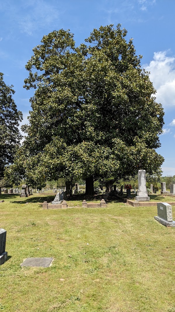 Oak Grove Cemetery grounds