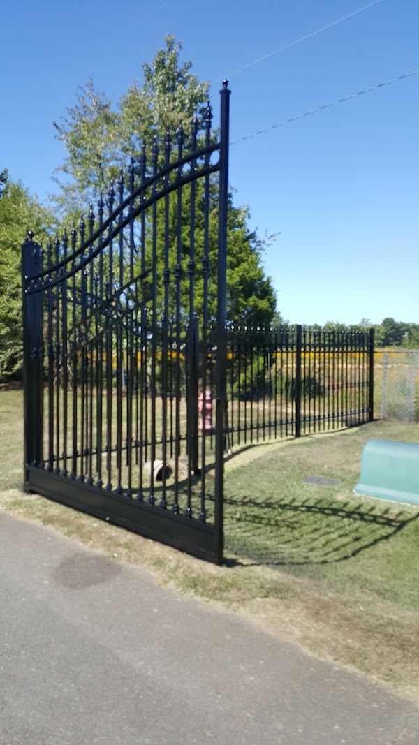 Oak Grove Cemetery grounds